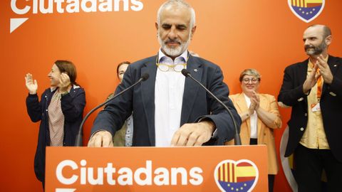 El candidato de Cs a las elecciones catalanas, Carlos Carrizosa, compareca este domingo sobre los resultados de las elecciones