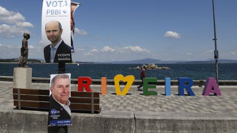 Carteles electorales del PP y de sus escindidos