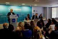 <span lang= es-es >De precampa�a</span>. La visita a la sede del PP de Francisco Mill�n y Carmen Pardo, miembros de la candidatura europea, sirvi� para pedir a los alcaldes que se impliquen y trabajen contra la abstenci�n.