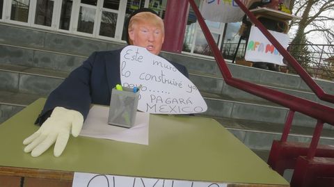 Donald Trump tam�n participou no Xoves de Compadres en Monforte, instalando un despacho nas escaleiras do centro multiusos