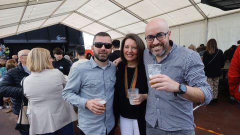 Amigos de cañas por las fiestas de Santa Rita.