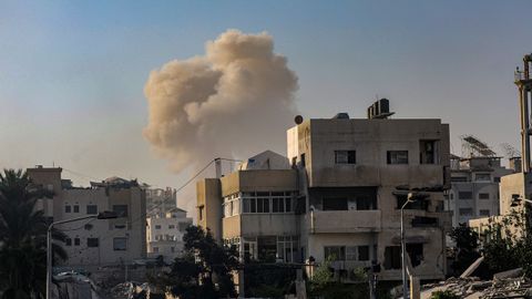 Bombardeo sobre Al Sabra, en las afueras de Ciudad de Gaza.