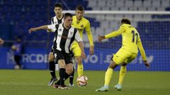 Sergito, con el bal�n en los pies durante el encuentro de la Copa del Rey entre el Victoria y el Villarreal