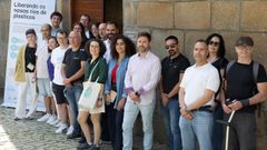 A asociaci�n Amicos presenta un proxecto pra limpar de pl�sticos o r�o Umia