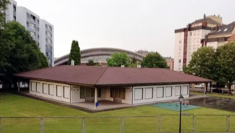 Colegio p�blico del barrio ovetense de Ventanielles. Los vecinos dicen que el proyecto de comedor lleva un a�o parado