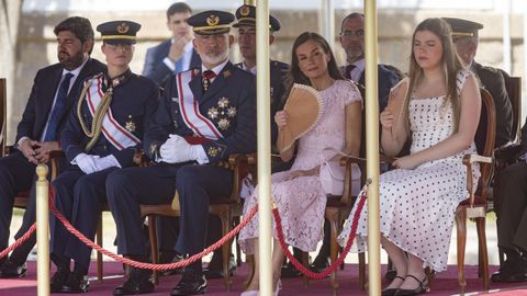Los reyes y sus hijas, durante el acto en la academia de San Javier