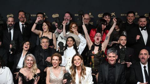 Foto de familia de los premiados