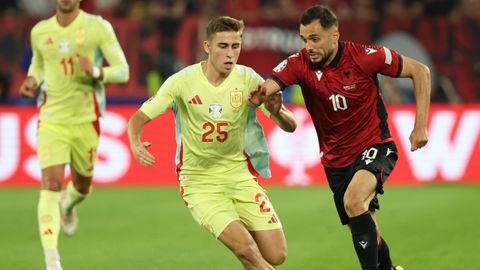 Ferm�n L�pez.Ferm�n L�pez, futbolista del Barcelona, con Espa�a en la Eurocopa