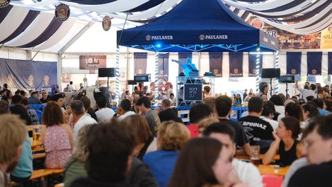 Asistentes al Oktoberfest de Gij�n