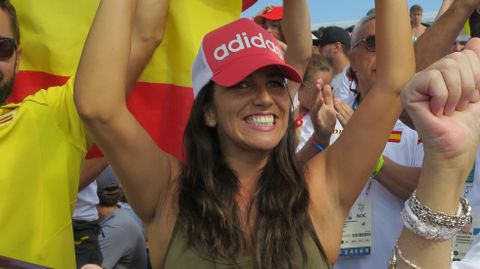 Irene Junquera, animando a Toro.