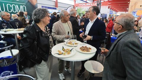 Un año más, Armadores de Burela y Productores Pesqueros de Burela promocionaron el pescado con una degustación en la feria Expomar, que continúa hoy.