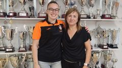 Cris Blanco fue presentada por la tesorera del club burelense, Yolanda Álvarez Carro.