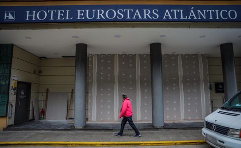 EL HERMANO MAYOR: El Grupo Hotusa rebautiz al NH Atlntico como Eurostars Atlntico cuando se hizo con su concesin municipal en agosto del 2018. Levantado sobre el que un da fue el Atlantic Hotel, de 1923 y derruido en 1967, es el hotel con ms habitaciones de la ciudad, 199 en total