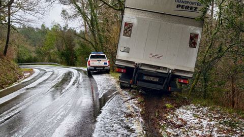 Salida de v�a a causa de la borrasca Ingrid en Mazaricos.