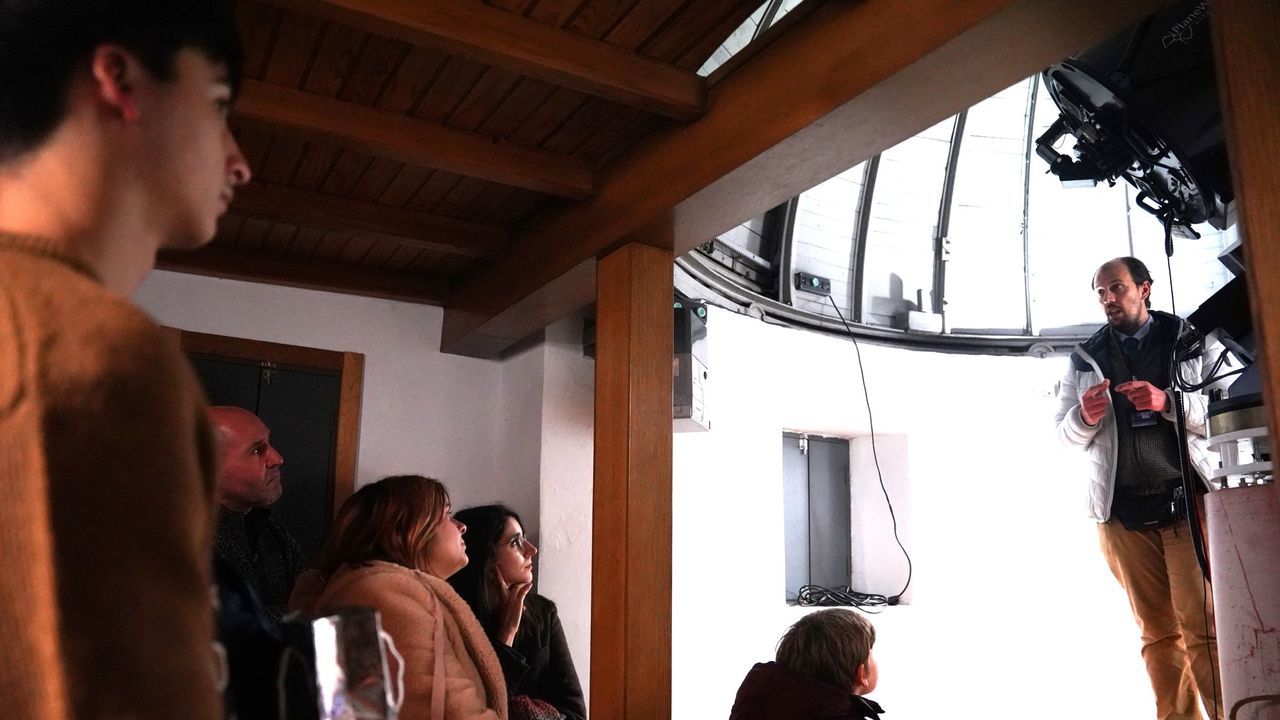 Clases de astronomía para alumnos de Lalín en el museo