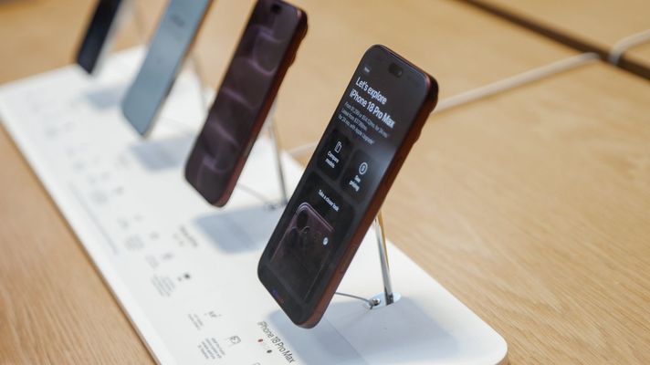 Una imagen del Iphone 18 Pro Max en una tienda Apple de Nueva York