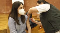 El proceso de vacunaci�n se est� desarrollando en el sal�n de plenos del Hospital do Saln�s