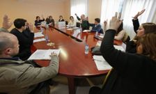 La corporaci�n municipal cabanesa se reuni� ayer por espacio de hora y media. 