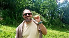 El chef portugu�s Julien Montbabut no empez� a utilizar esp�rragos en su cocina hasta que conoci� a un productor org�nico al que encarg�rselos de uno en uno.