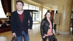 G�mez Besteiro y Pilar Cancela hace unos d�as llegando a una reuni�n del partido en Santiago. 