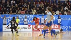 Partido de Copa de la Reina entre Poio Pescamar y Futsi