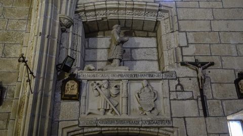 Sepulcro en la iglesia de Santa Mara de Beade