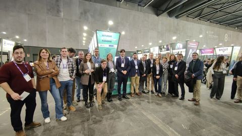 El consejero de Ciencia junto a los miembros de la delegacin asturiana y representantes de empresas en el Mobile World Congress