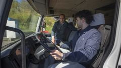 Jes�s Cernadas se dirige a un alumno en una clase la semana pasada en Santiago.