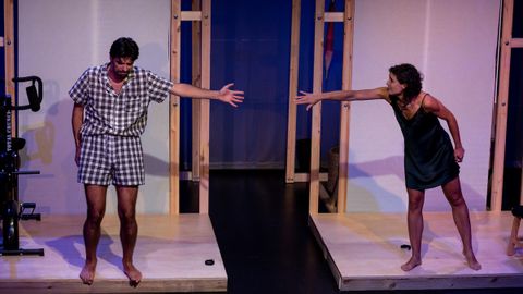 Escena de la obra «Un espectador accidental o Las ocho de la tarde»