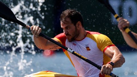 Sal Craviotto en las rondas clasificatorias de 200m kayak individual masculino por el piragismo en esprint en los Juegos Olmpicos 2020