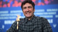 El turco-alem�n ?lker �atak, director del filme �Yellow Letters� durante la rueda de prensa.