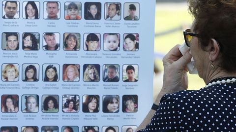 Familiares de las v�ctimas del vuelo de Spanair que se estrell� en Madrid en 2008 cuando despegaba hacia Gran Canaria