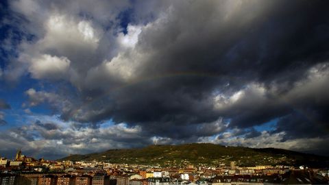 un arcoiris sobre el Naranco 