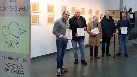 O director do Museo do Gravado de Artes, Xo�n Pastor Rodr�guez; o concelleiro de Cultura de Rianxo, Julio Alcalde; Tino Dom�nguez; o coleccionista Roberto Taboada; e o alcalde do municipio, Juli�n Bustelo.