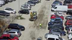 Trabajos de explanaci�n en el aparcamiento del S�nchez Aguilera este jueves.