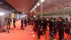 Los medios de comunicaci&oacute;n, antes de que comenzase la alfombra roja