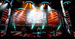 La macrofiesta de San Marti�o, en la que actuaron Par�s de Noia y Panorama podr�a haber reunido a unas 20.000 personas.