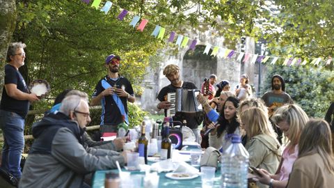 Imaxe da novena edici�n de Folk no Alobre