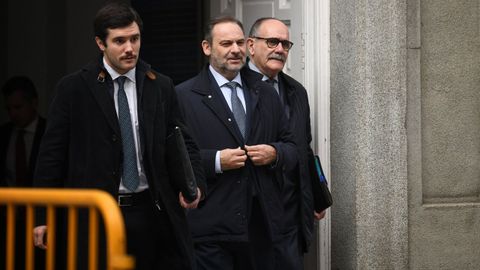 &Aacute;balos, al igual que su hijo V&iacute;ctor, ser&aacute;n uno de los llamados a declarar en la comisi&oacute;n del Senado