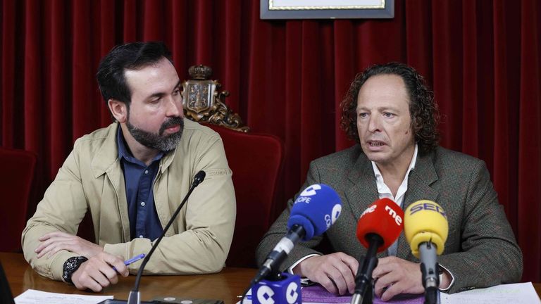 Los concejales del PP de Lugo Antonio Ameijide y Javier V�zquez, en la rueda de prensa