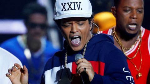 Bruno Mars fue la autntica estrella sobre el escenario. 