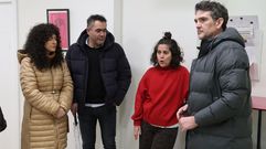 Javier Arias, a la derecha, visita uno de los negocios de Monforte que recibieron ayudas