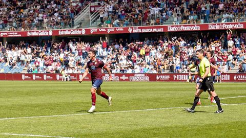 Facu Ballardo celebrando el gol contra el Celta Fortuna 