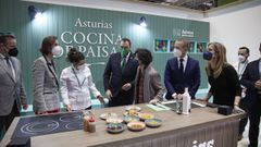 Fitur.La ministra de Industria, Comercio y Turismo, Reyes Maroto; el presidente del Principado de Asturias, Adrin Barbn y el presidente del Senado, Ander Gil, visitan el estand 'cocina de paisaje' de Asturias en Fitur 2022