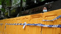 Protestas�desde las ventanas de las casas en�Shanghai por el confinamiento de sus 25 millones de habitantes