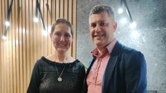 La abogada Encarna Bernal con el alcaldable popular burelense Manuel Rouco