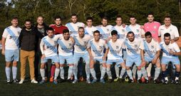 La plantilla del Sporting Zas que dirige V�ctor Pazos est� formada por 25 futbolistas, de los que doce se incorporaron este a�o. 