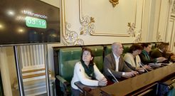 <span lang= es-es >Tiempo cronometrado</span>. Los tiempos de intervenci�n de los grupos est�n desde ayer controlados. Cada intervenci�n no podr� durar m�s de diez minutos, tiempo que se calcula por una pantalla. 