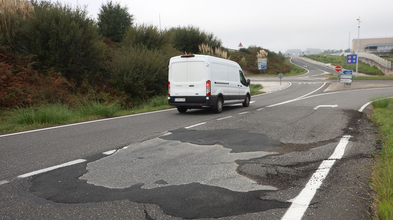 Baches, maleza y basura en Río do Pozo