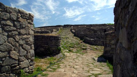 El castro de San Cibrao de Las es una de las paradas de la ruta.